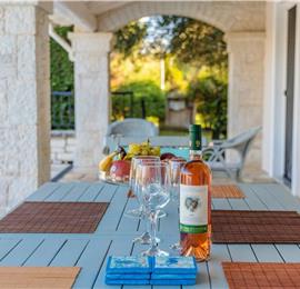 3 bedroom villa with pool in Kassiopi, Corfu, sleeps 6